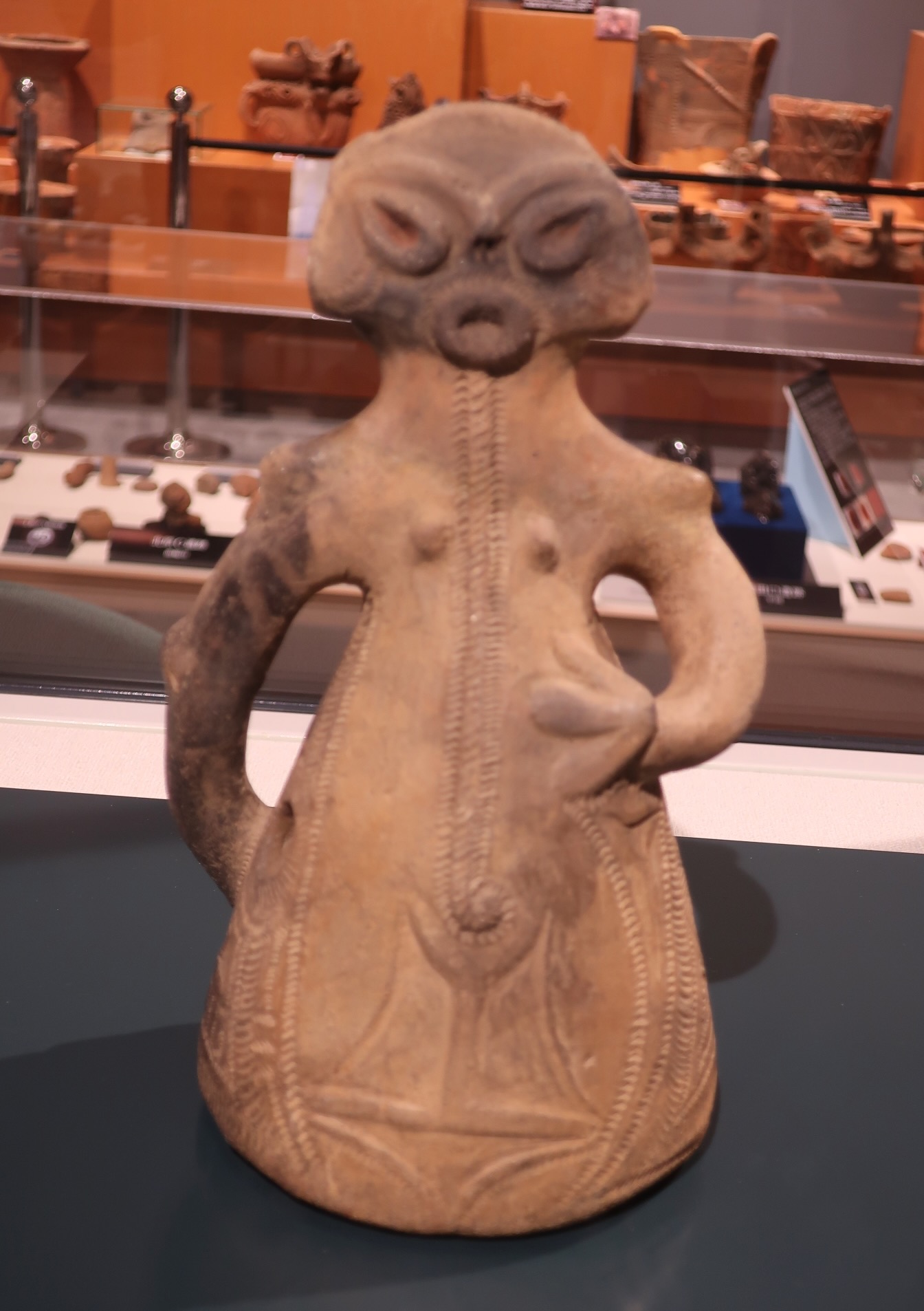 南有るぷるふるさと伝承館に展示されている土偶、子宝の女神ラヴィ