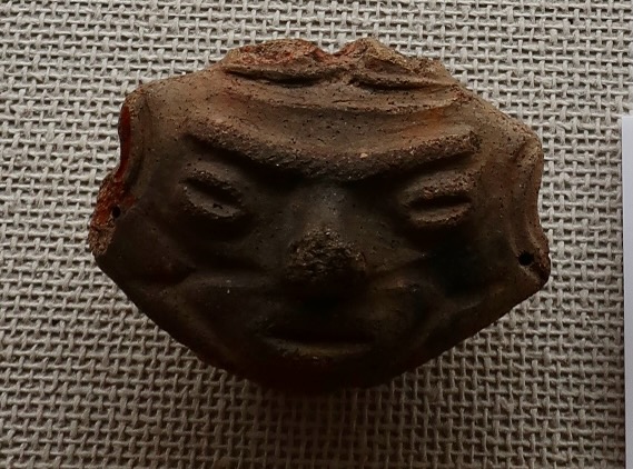 東日本から出土の土偶の頭部