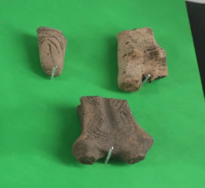 岐阜県各務原市の炉畑遺跡から発掘された土偶3点